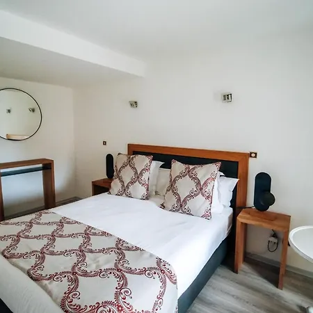 Hotel De L'abbaye Cruis