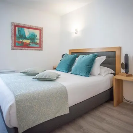 De L'abbaye Hotel Cruis