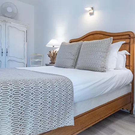 Hotel De L'abbaye Cruis