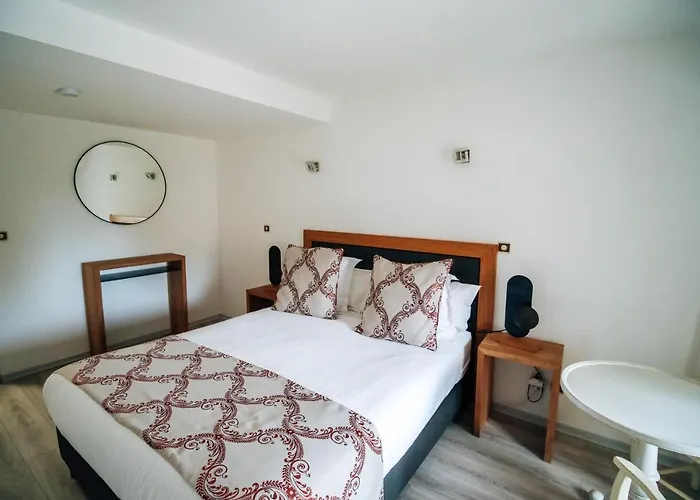 Hotel De L'abbaye Cruis